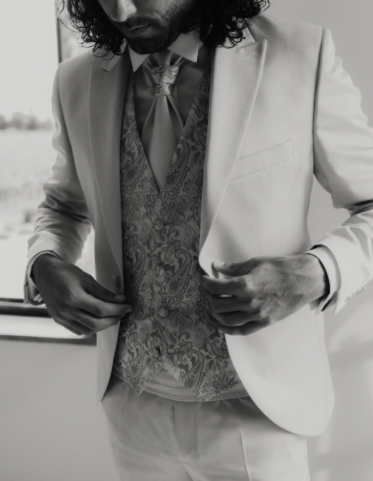 Quel costume pour un mariage en Provence ? Matières et confort