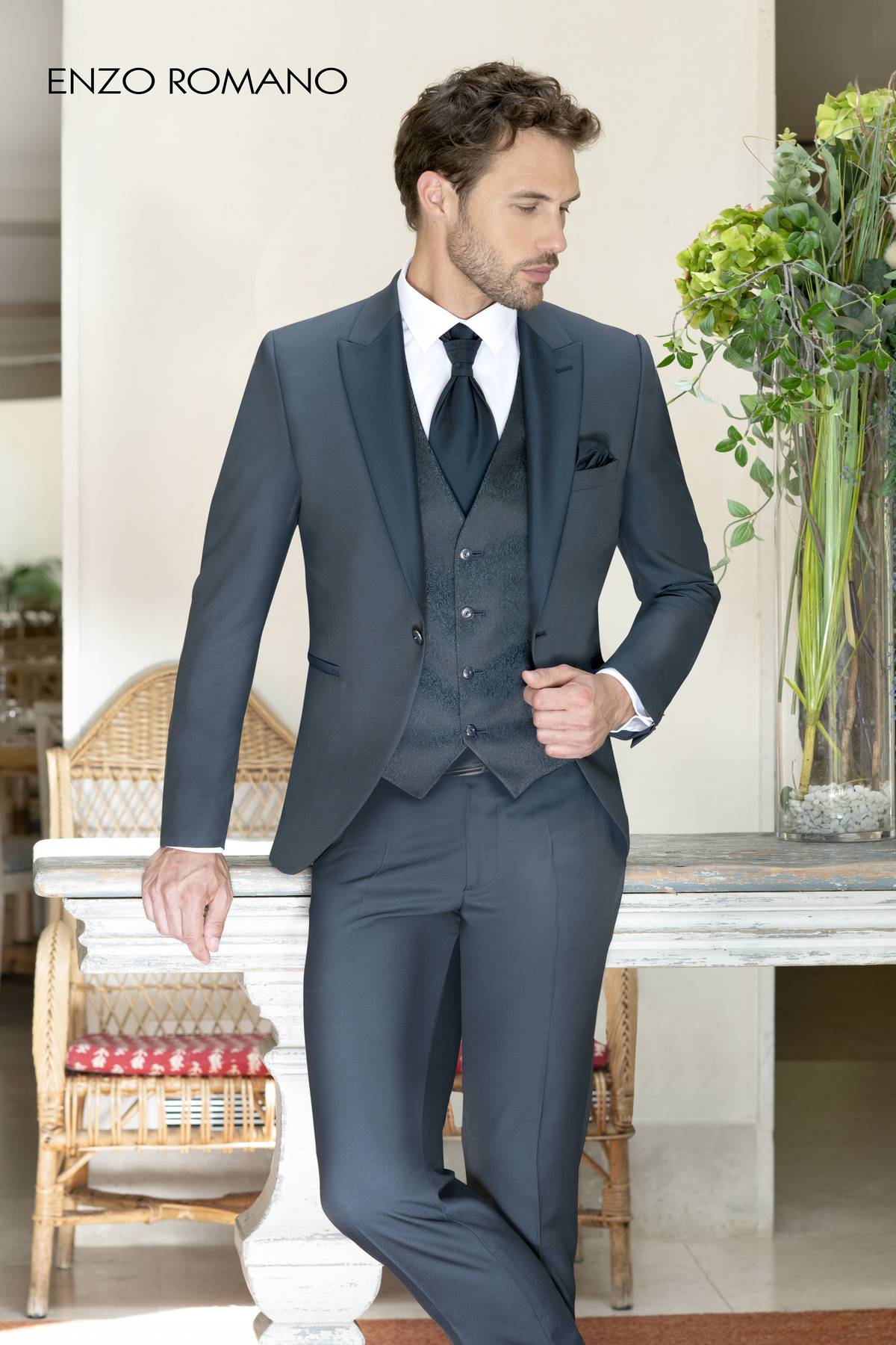 costume de marié haut de gamme bleu nuit Aubagne Enzo Romano