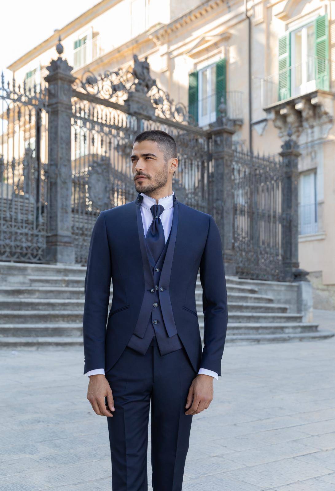 costume de marié bleu nuit col officier Aix en Provence